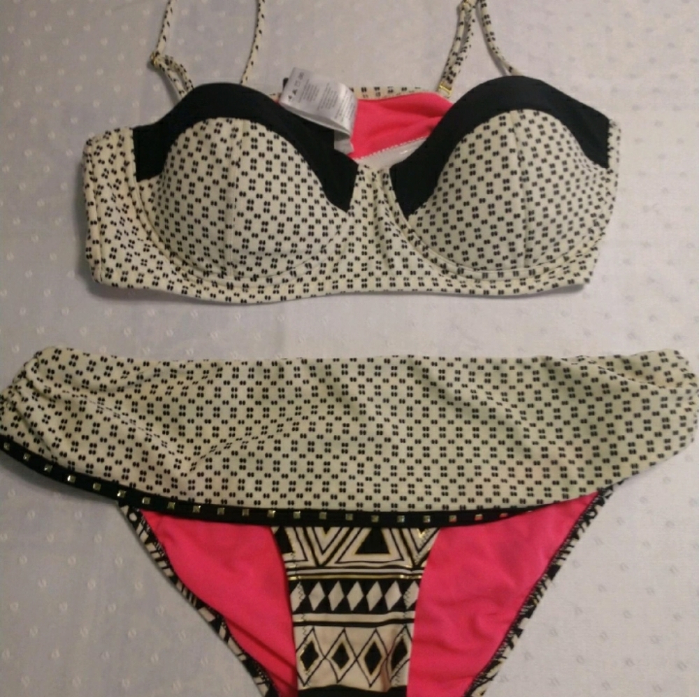 Jessica Simpson swimsuit